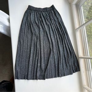 Pleated shimmer skirt